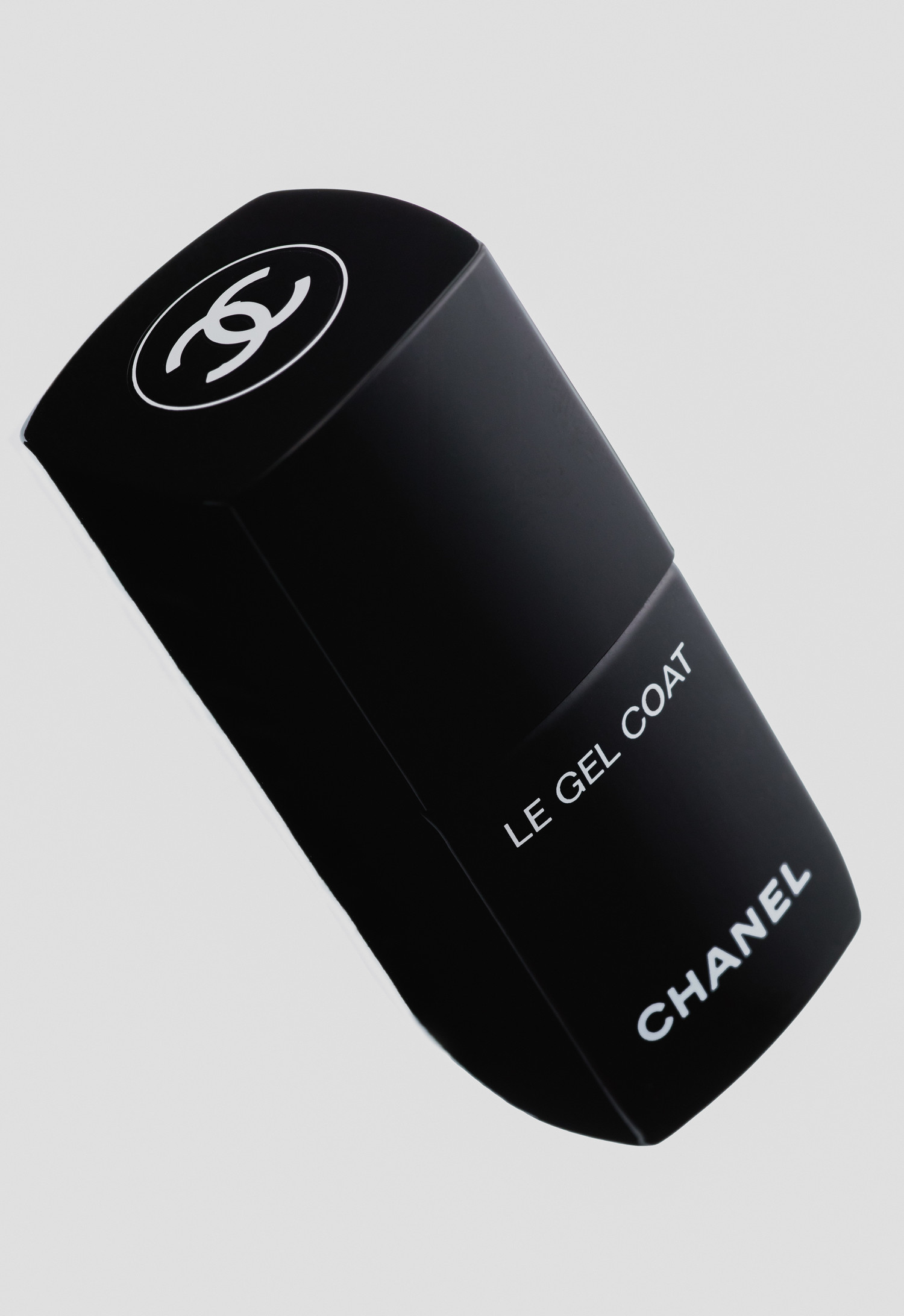 CHANEL - LE GEL COAT - © Global