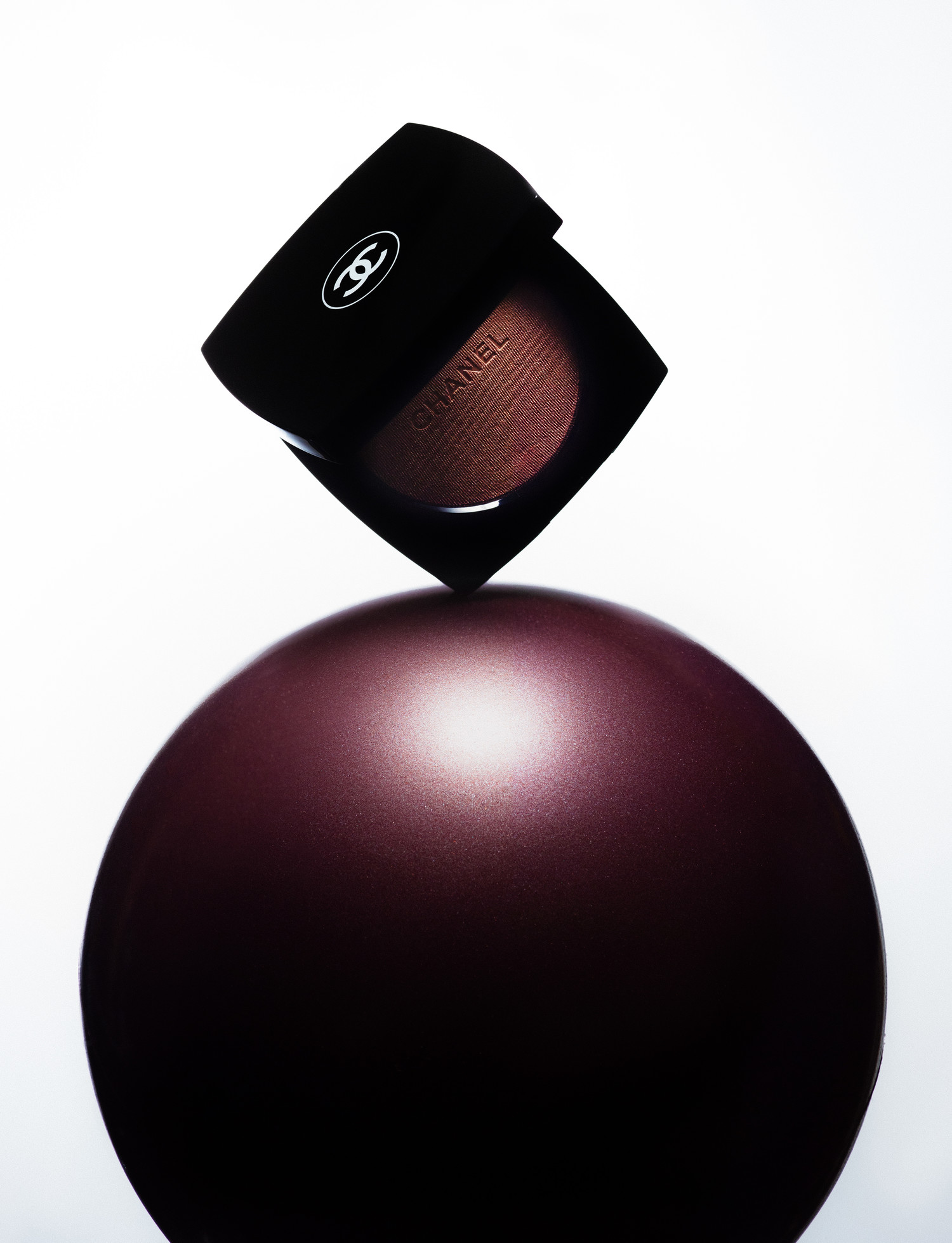 CHANEL - POUDRE LUMIÈRE - © Global