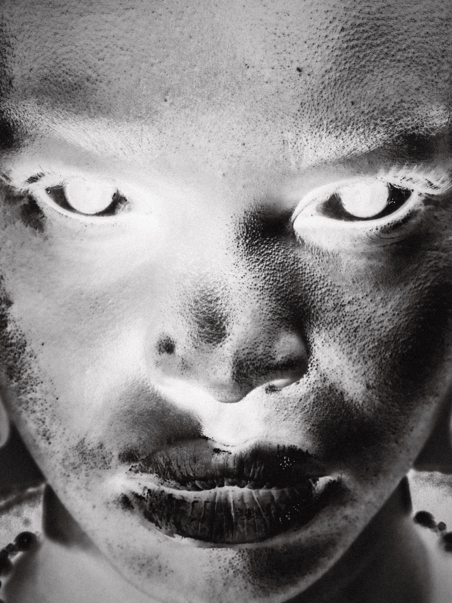 Gaze & Bones - © Global